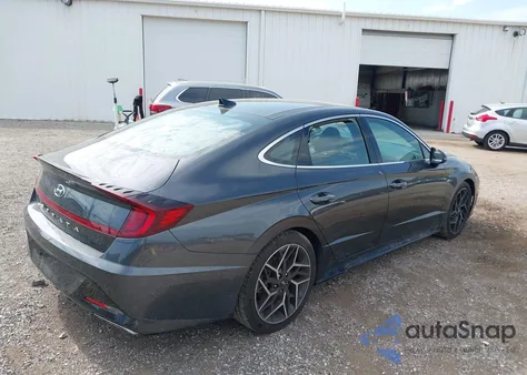 2021 Hyundai Sonata N Line z USA, uszkodzony, nr VIN 5NPEK4JC5MH108963